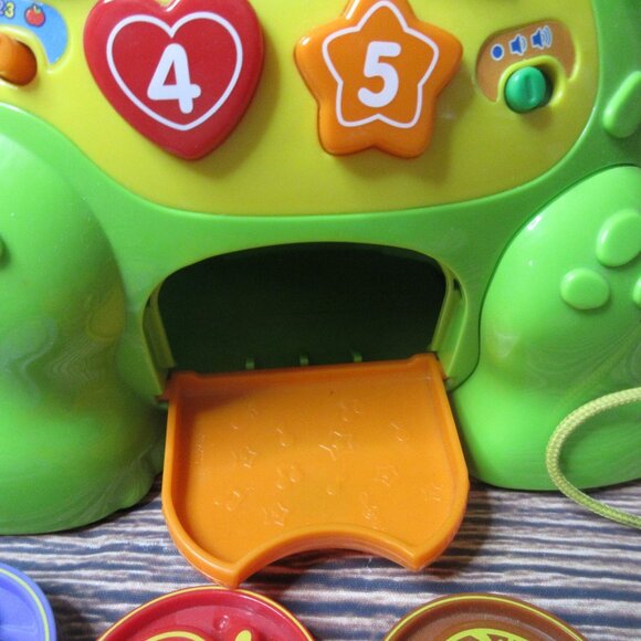 vTech Chomp and Count Dino - Complete with all 8 tokens - Picture 4 of 6